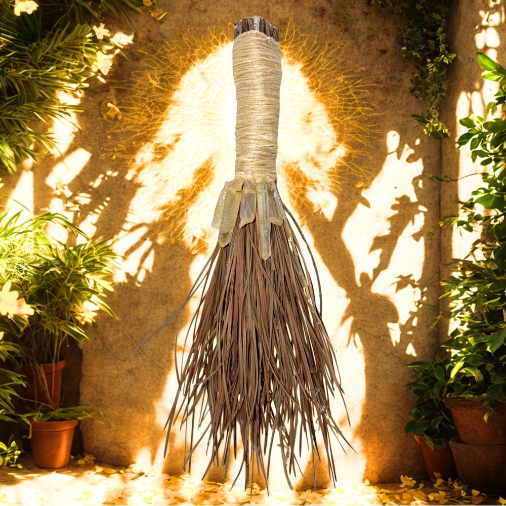 Mini Broom w/Lemurian Yellow Quartz Points | Handcrafted Botanical Décor✨